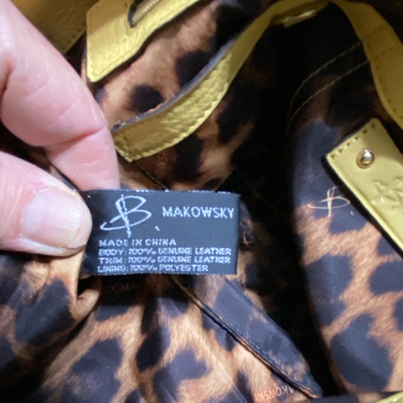 Cream/Beige leather B. Makowsky handbag - Picture 9 of 9